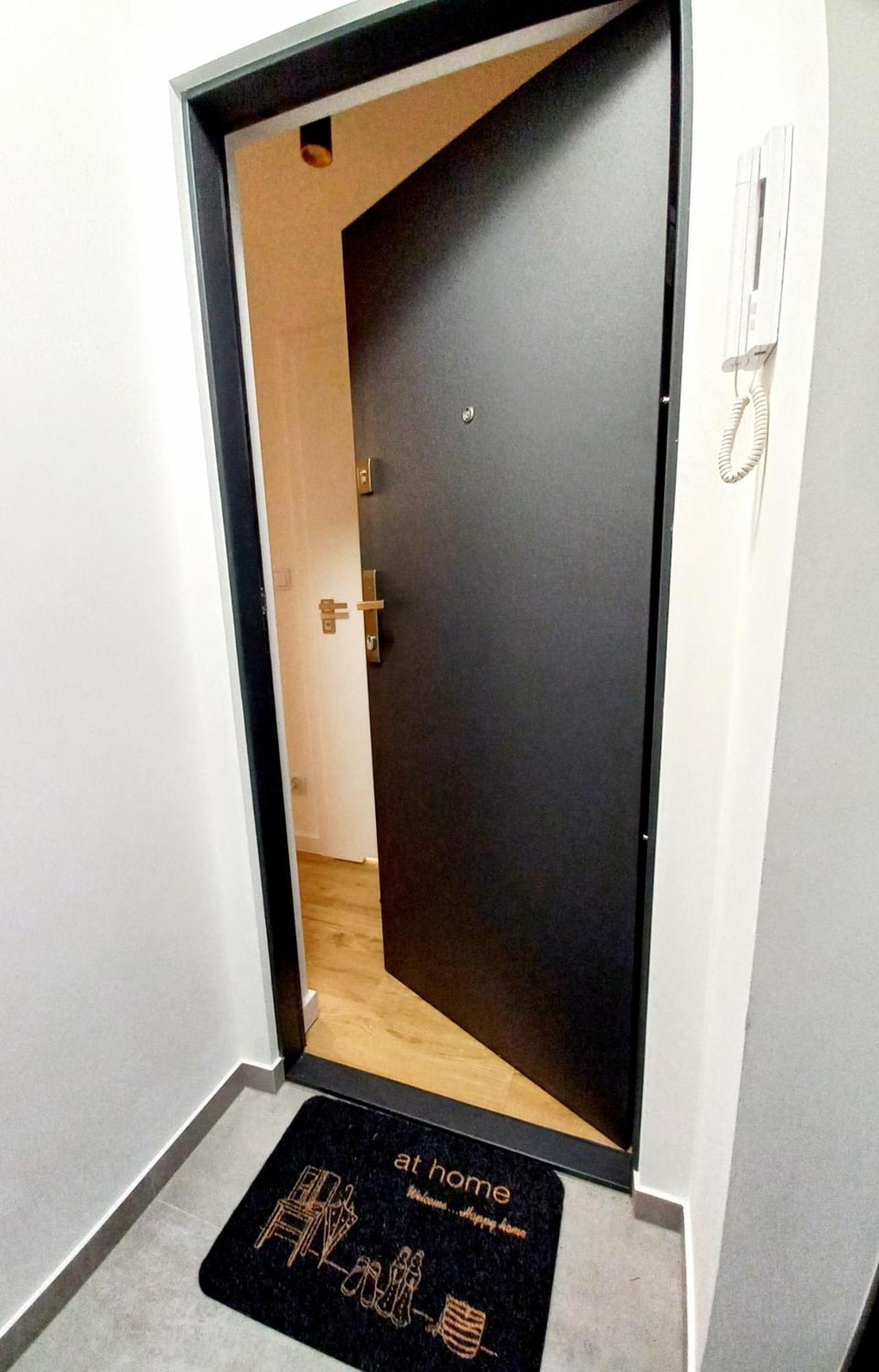 Neoapartments Lotnicza Βρότσλαβ Εξωτερικό φωτογραφία